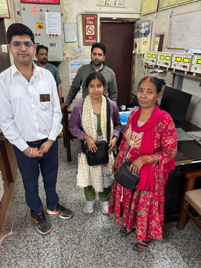 Railway staff recover lost bag, ensure safe return to passenger